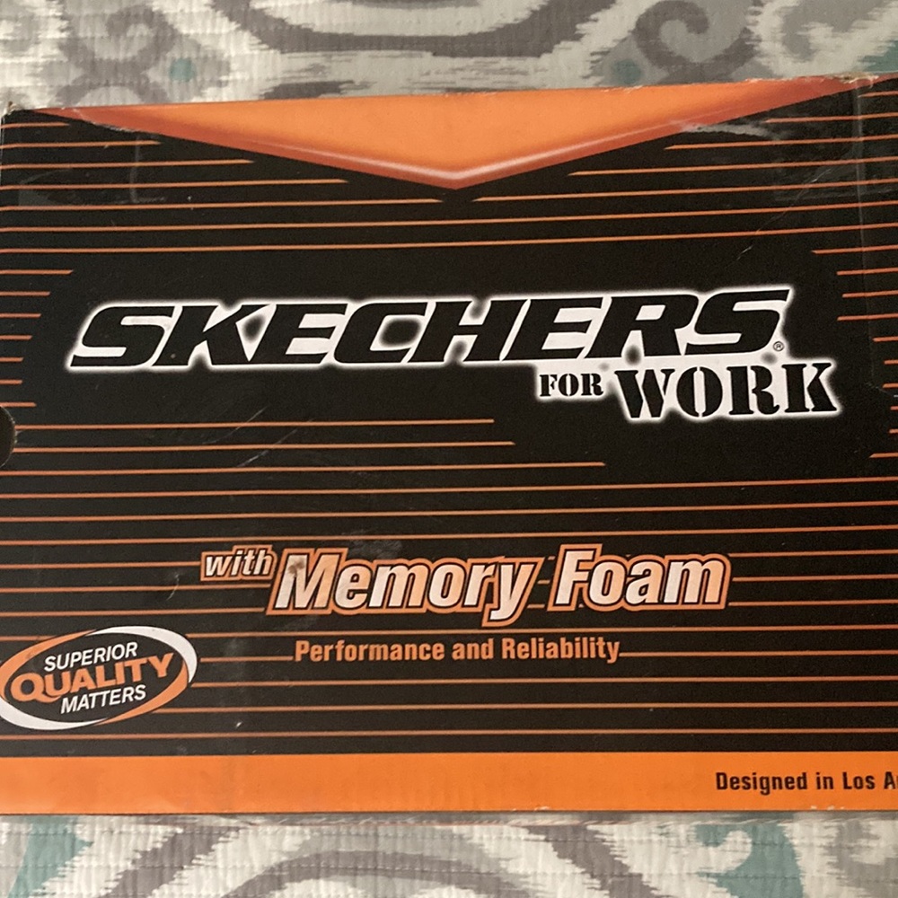 NIB Sketchers work shoes - Picture 11 of 12